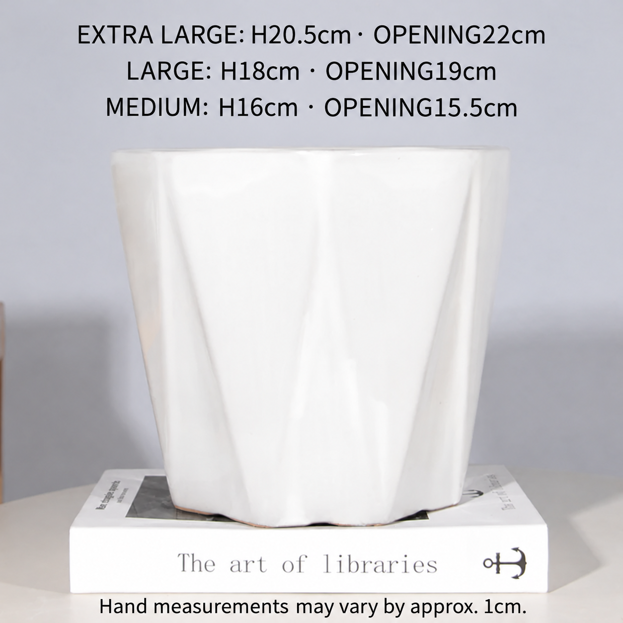 Planter and tray — white · faceted